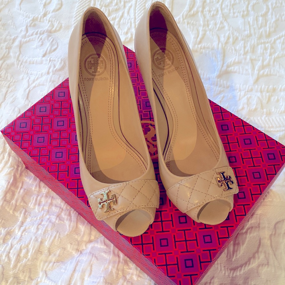 Tory Burch size 8 open toe wedge pump
